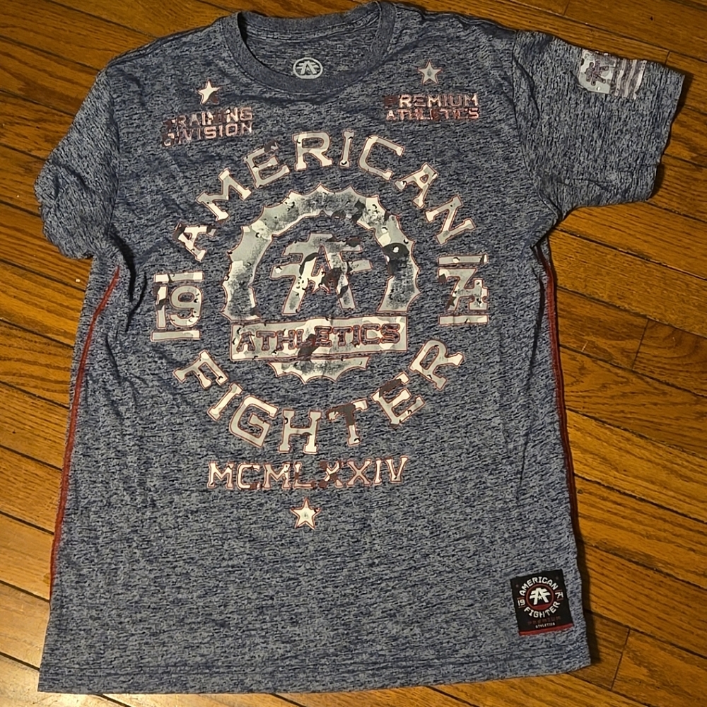 American Fighter size medium shirt